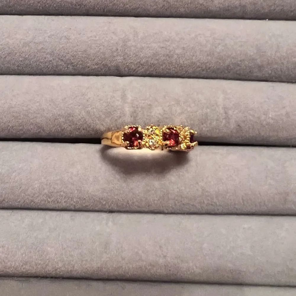 ⭐️3/$25⭐️ NEW Gold Ruby Color Stone Band - Picture 3 of 4